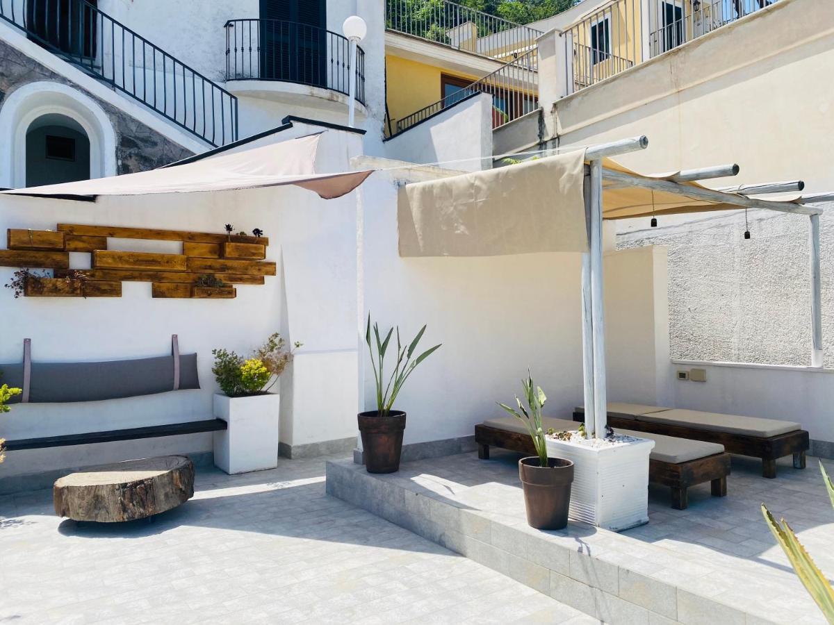 Black Market Hotel Isquia Exterior foto